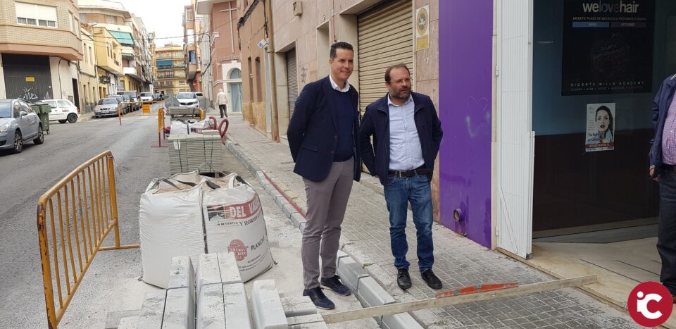 Nuevas actuaciones de mejora de aceras en las calles Luis Batllés y El Carmelo