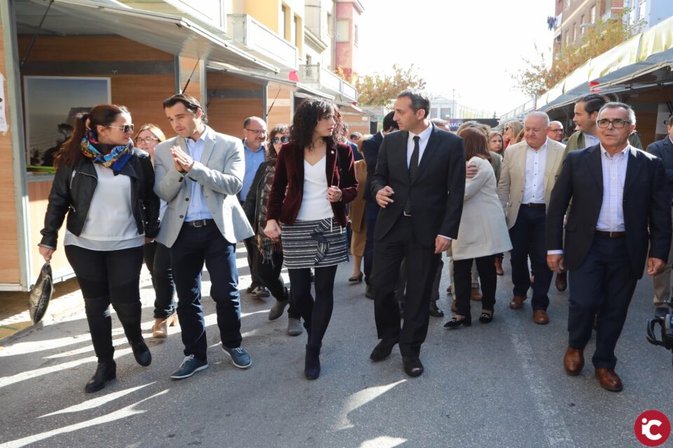 El presidente de la Diputación de Alicante visita este evento que