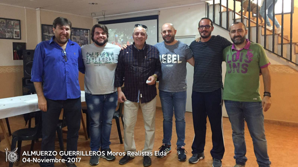 La distinción de la espindarga de plata de la comparsa de moros Realistas ha recaído en el tirador Antonio Enrique López