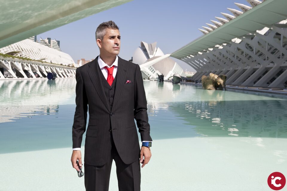 La maratón de Valencia en Traje y Corbata por APADIS.
