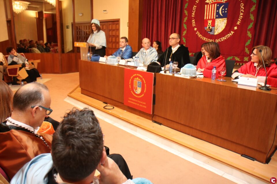 La Universitat d'Alacant reconeix l'aportació de Margo Glantz a la literatura amb la investidura com a doctora honoris causa