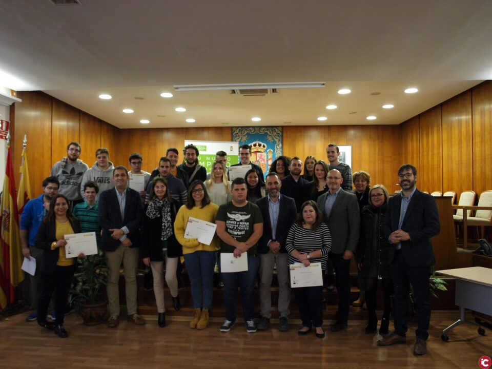 Entrega de diplomas de los cursos de la EOI realizados en Ibi