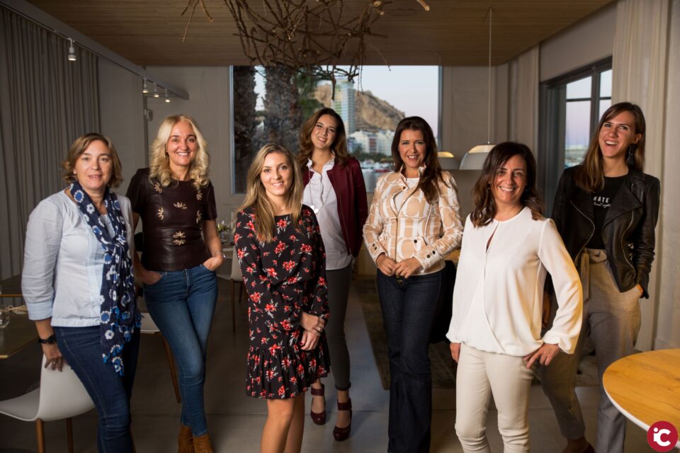 Alicantinas que hablan de alicantinos