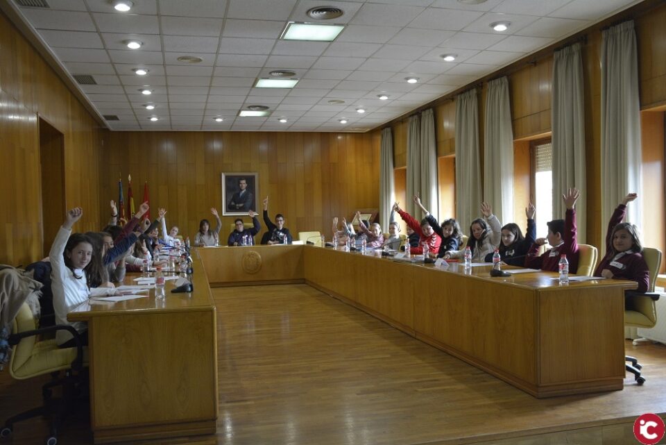 El Ayuntamiento celebra el próximo martes un pleno infantil en el que participan los alumnos de 5º de Primaria de los centros escolares