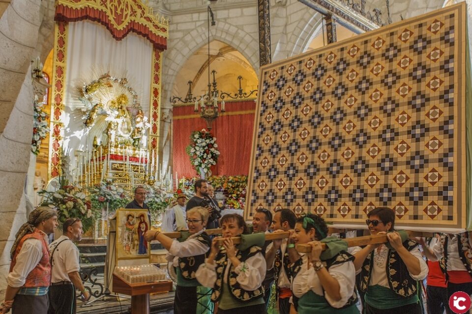 La casa modernista de la Comparsa de Labradores abre sus puertas durante la Feria de Navidad