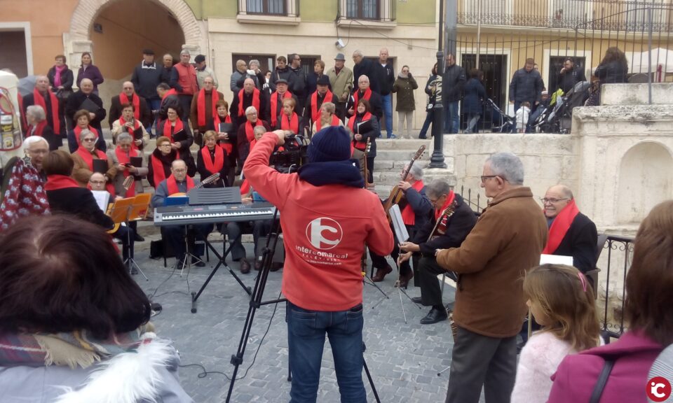 La Coral del CEAM en el Mercado de Navidad de Villena