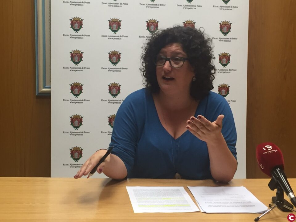 El Ayuntamiento aprueba la concesión de 30 becas transporte público para universitarios
