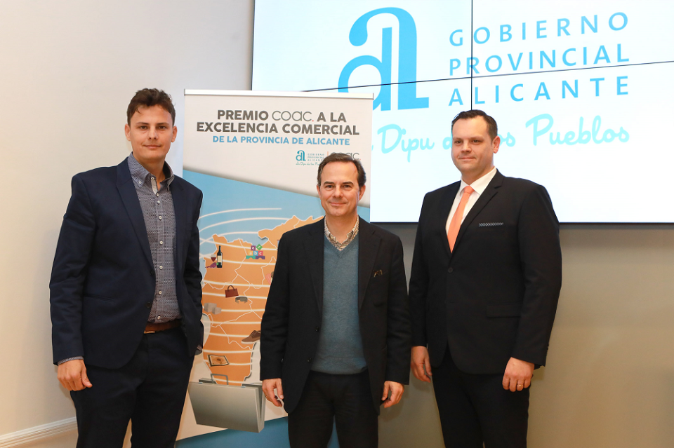 El Gobierno Provincial y el Colegio Oficial de Agentes Comerciales reconocen la excelencia comercial de las empresas alicantinas