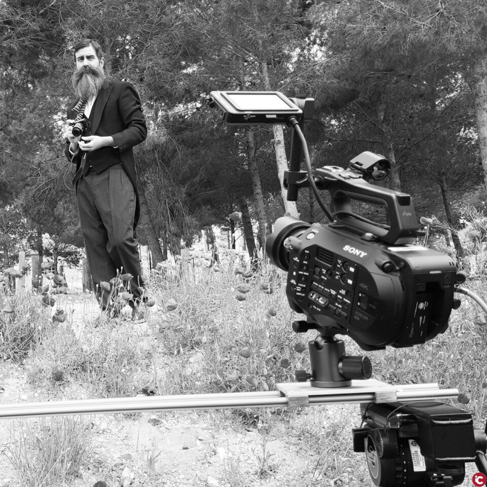 La Diputación de Alicante presenta un documental que repasa la vida y obra del poeta de Beneixama