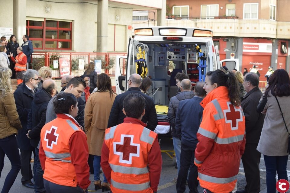 Presentación Nueva Ambulancia de Cruz Roja de Elda
