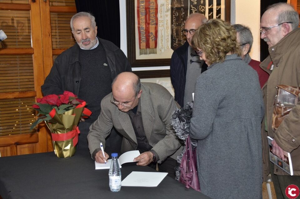 Vicente Prats García presenta el libro "La Festividad del patrón de la banca en Villena