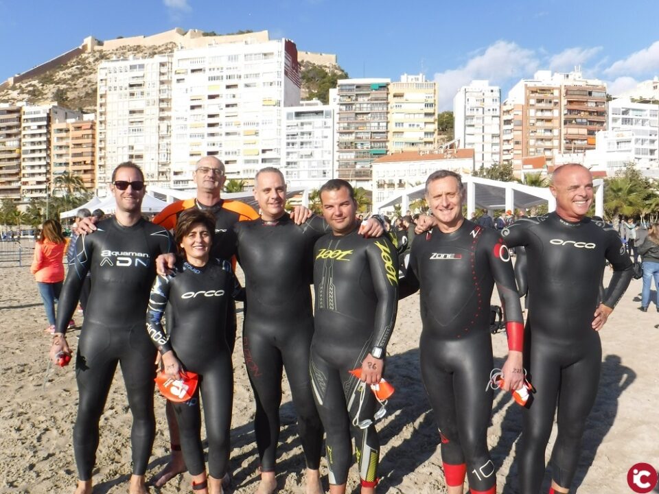 Los Romepeolas en XXV edición dela Travesía a Nado a Alicante