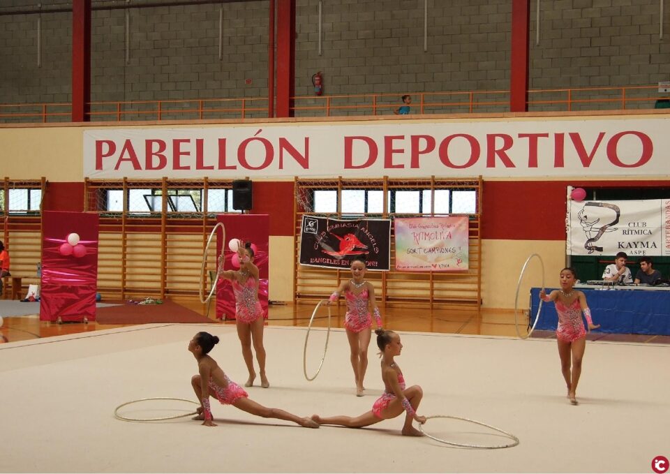 El club de gimnasia rítmica de Aspe despide el año con su festival de Navidad