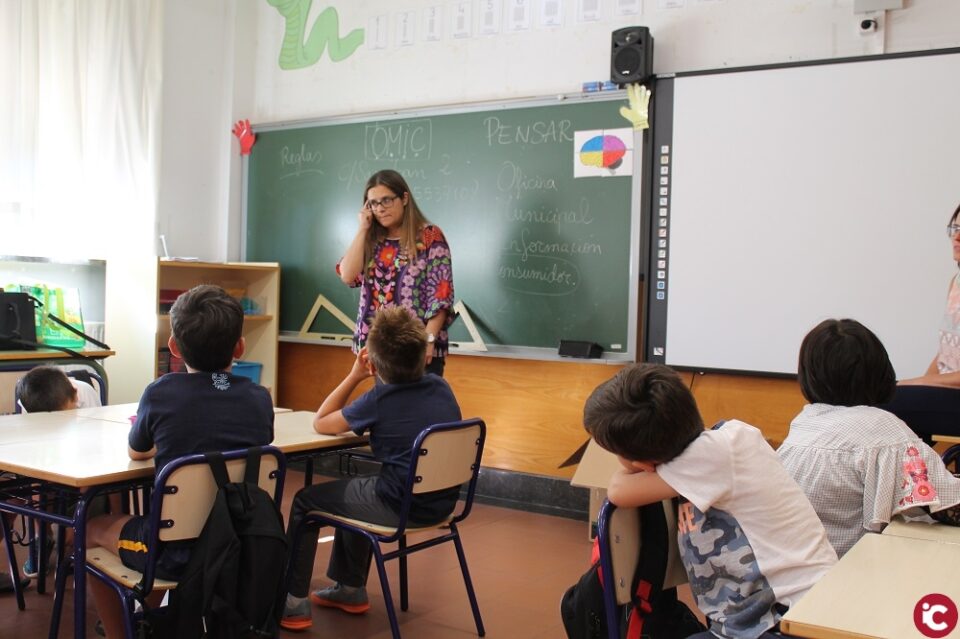 L´OMIC fomenta el consum responsable realitzant tallers en les escoles