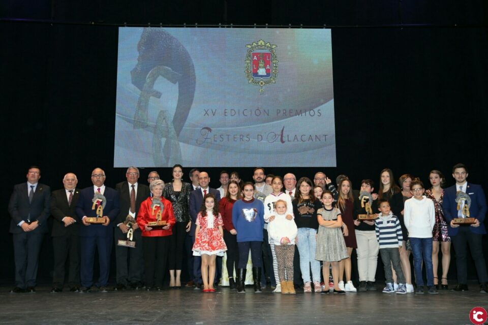 El Ayuntamiento de Alicante anuncia a los ganadores de los Premios Festers 2017 en una gala en el Teatro Principal
