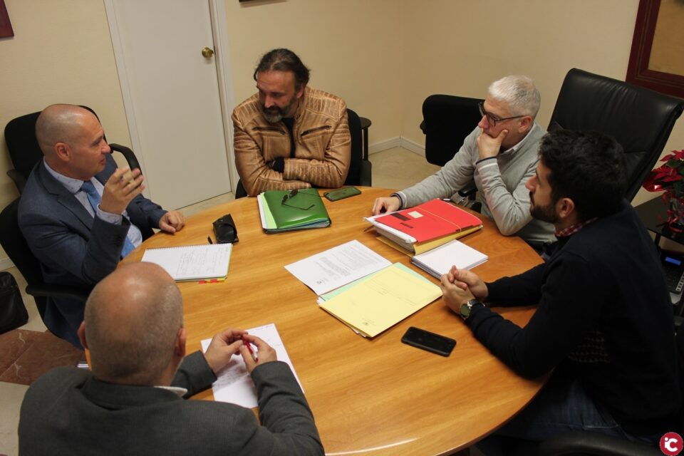 El alcalde aborda con el delegado del Consell los asuntos pendientes entre las dos administraciones