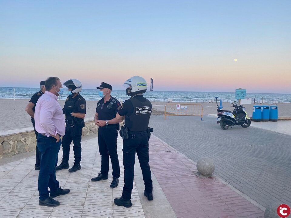 Normalidad en El Campello en una Nit de Sant Joan marcada por el cierre de las playas