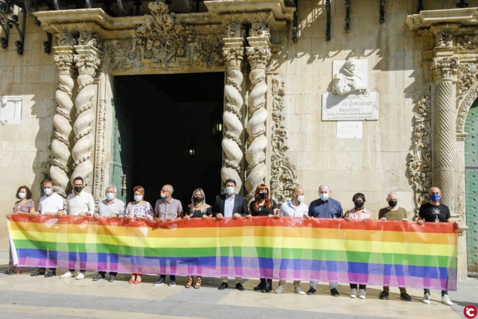 Alicante se suma a la celebración del Día Internacional del Orgullo LGTBI