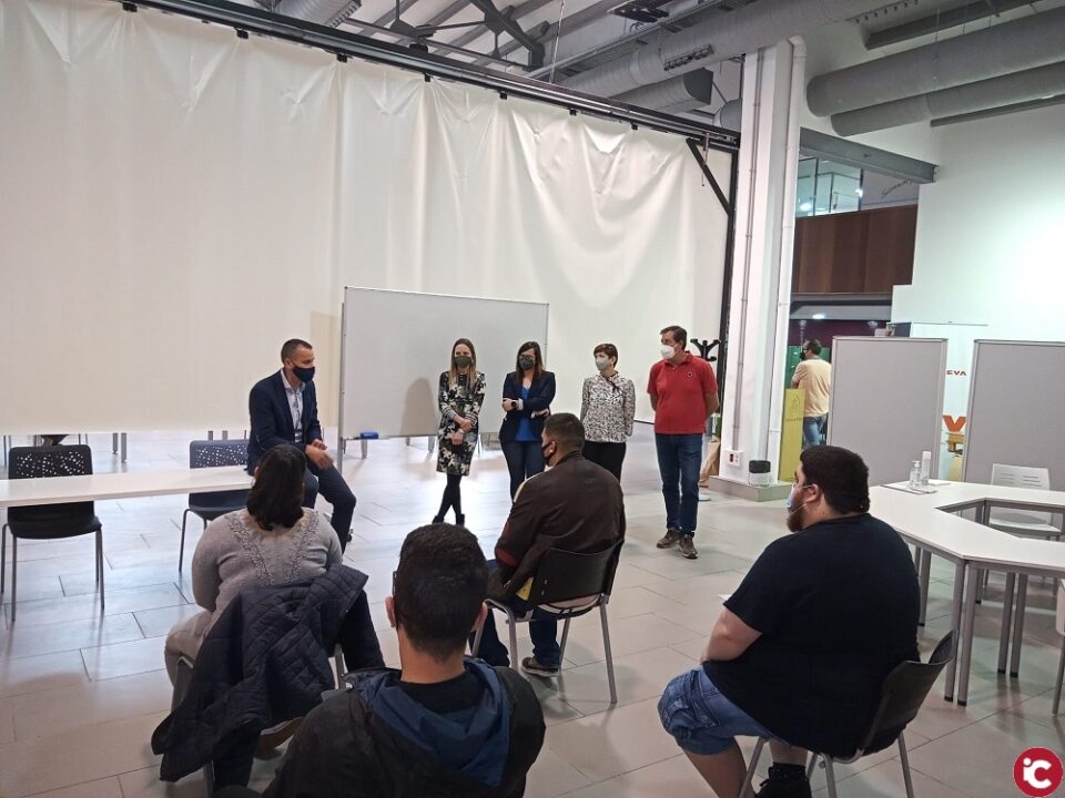 Conclou la formació a sis joves per a obtindre el títol d'operador daparells elevadors