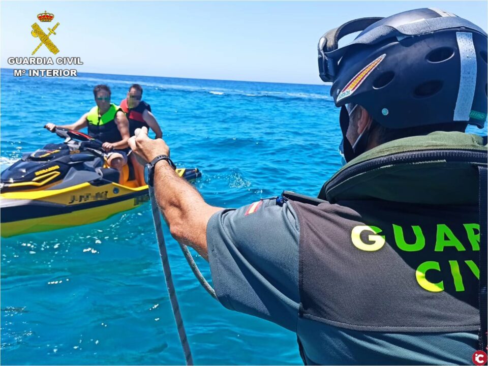 La Guardia Civil pone en marcha en Alicante la campaña de control de motos de agua