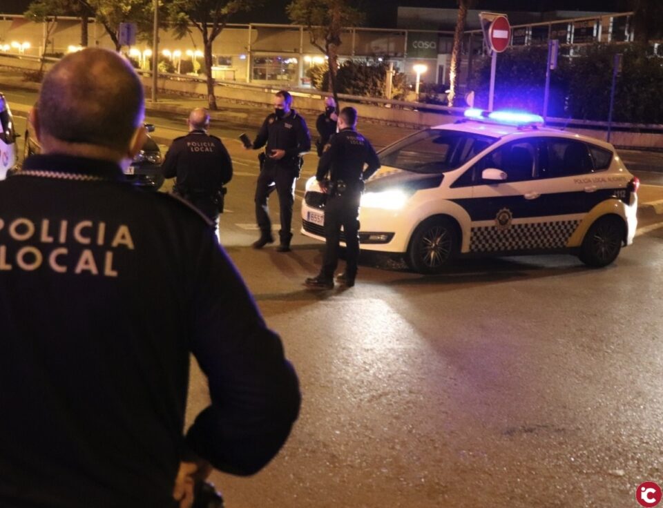 La Policía Local y Nacional detuvo a cuatro personas la pasada madrugada en Alicante