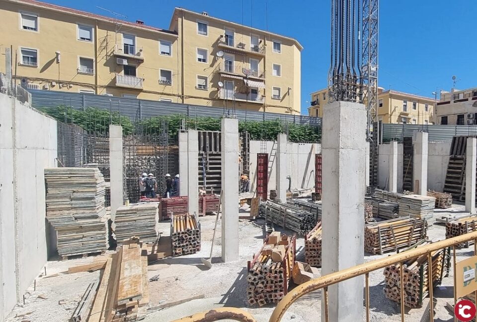 El Consultorio Médico de Virgen de la Cabeza comienza a tomar cuerpo con la finalización de la cimentación y los muros de contención