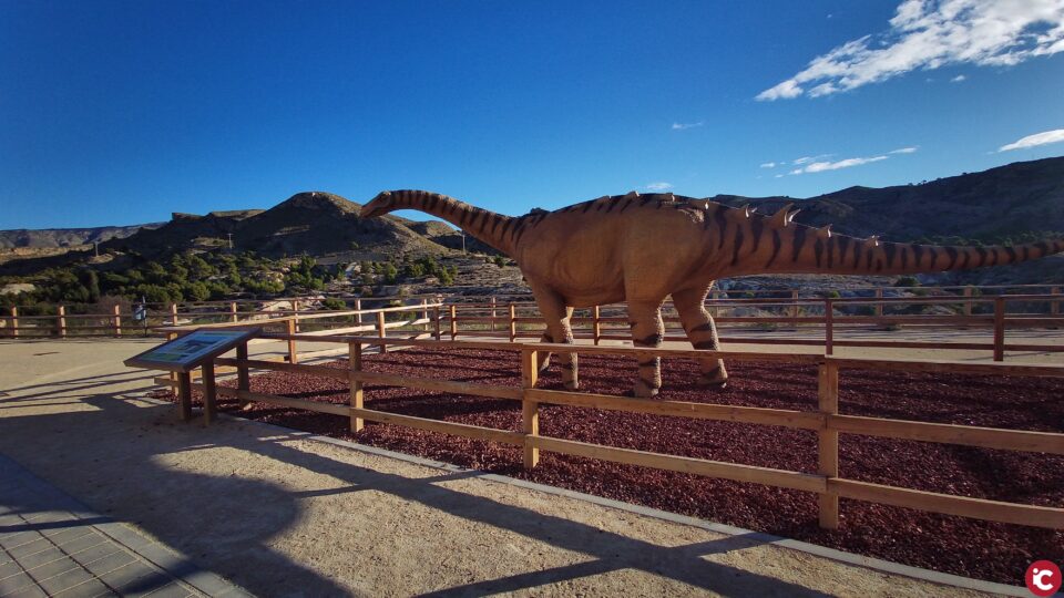 Agost dedica un parque al médico Manuel Ruiz