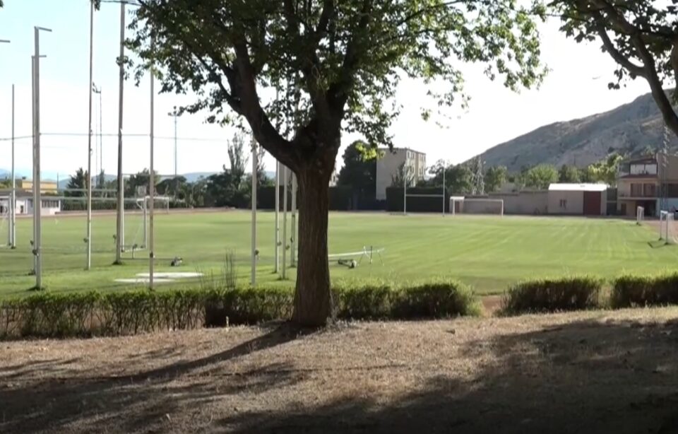 Maite Gandía informa de las mejoras en el polideportivo y de las actividades de verano