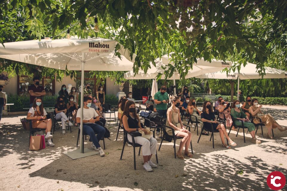 Ainhoa Sánchez y Aitana Senabre
