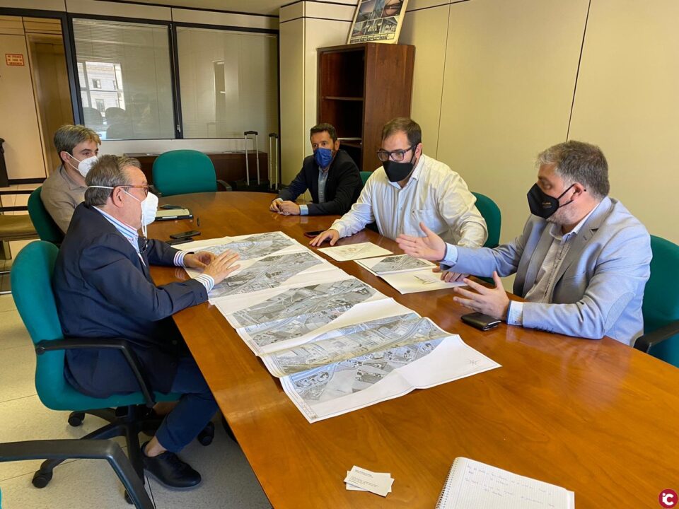 El Ayuntamiento logra con el Ministerio un acuerdo de solución para desbloquear la afección de empresas cercanas a la autovía