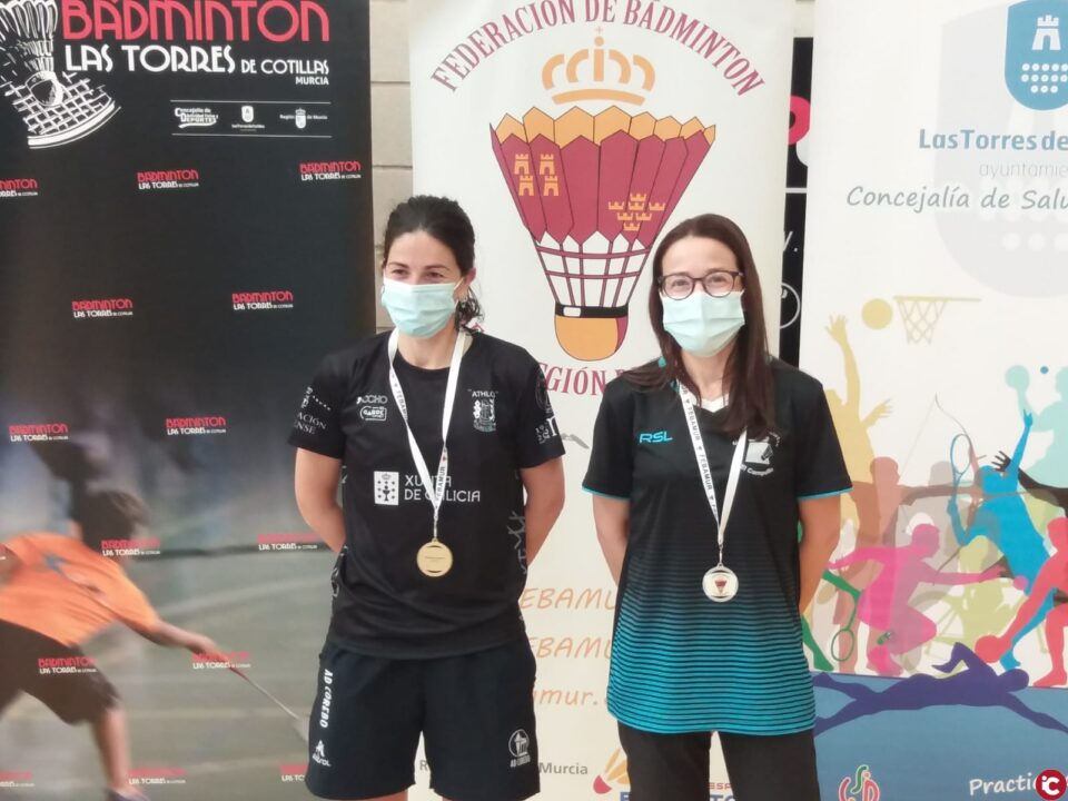 Triunfos del bádminton de El Campello en Murcia