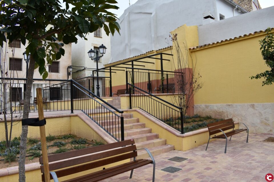 El operativo policial especial desactiva cuatro botellones con más de medio centenar de jóvenes en Petrer