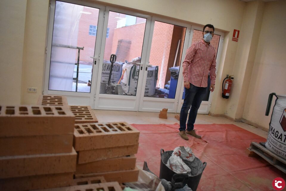 Petrer comenzará el curso escolar 21-22 con mayor espacio en la sala infantil de la biblioteca Enrique Amat