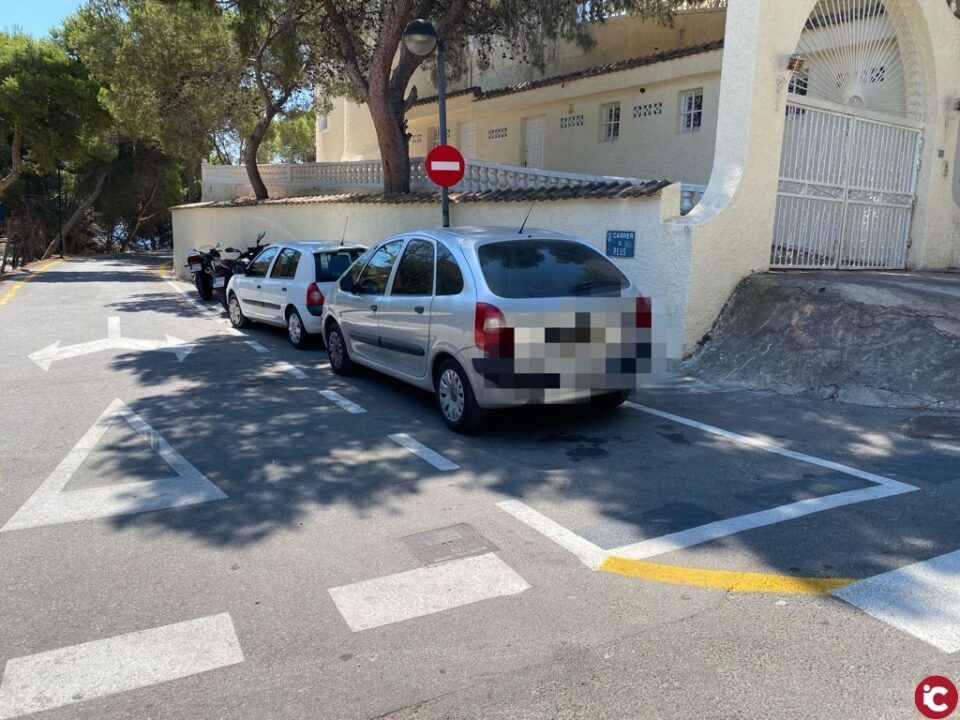 La reestructuración del tráfico en la zona norte de El Campello permite habilitar 150 plazas de aparcamiento en calzada