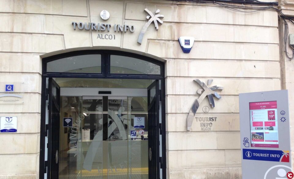 La Tourist Info de Alcoy realiza más atenciones durante el primer semestre de 2021 que en todo 2020