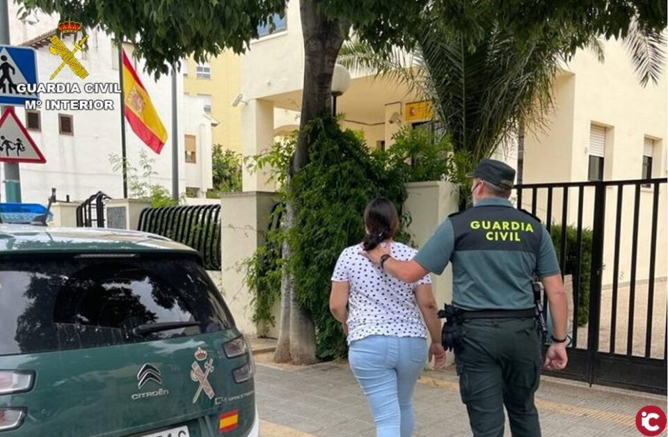 La Guardia Civil detiene en Calpe a los presuntos integrantes de una banda de cogoteros