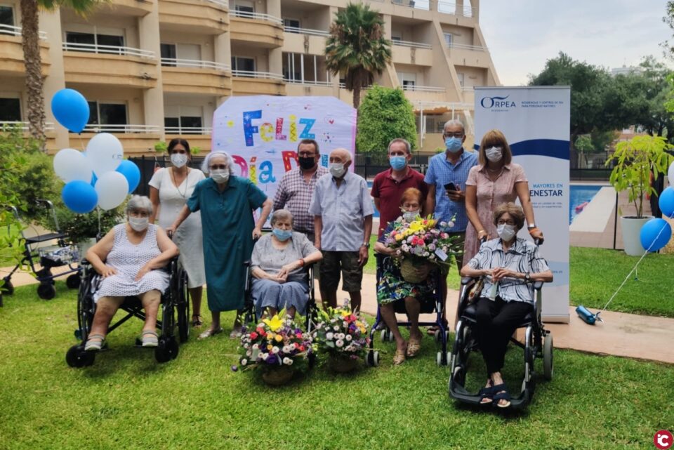 Tercera edad rinde homenaje a cinco residentes centenarios en el Día de los Abuelos
