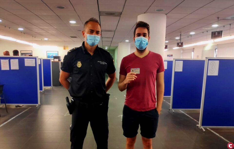 La Policía Nacional inicia la expedición del nuevo DNI Europeo en la Provincia de Alicante