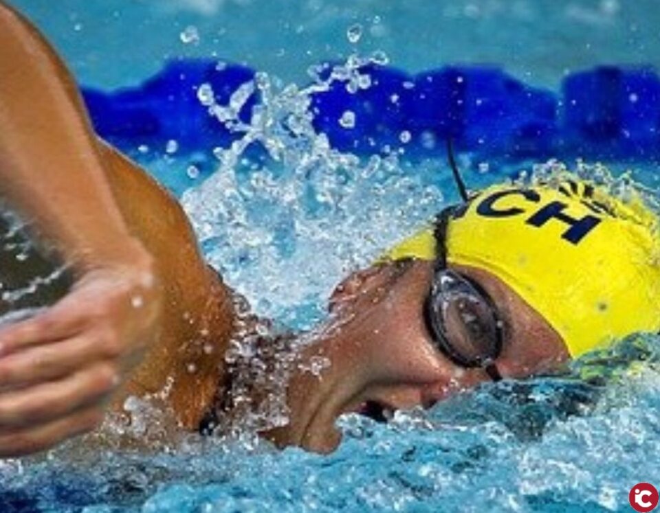 Abierta la inscripción para participar en la III travesía a nado por relevos de El Campello