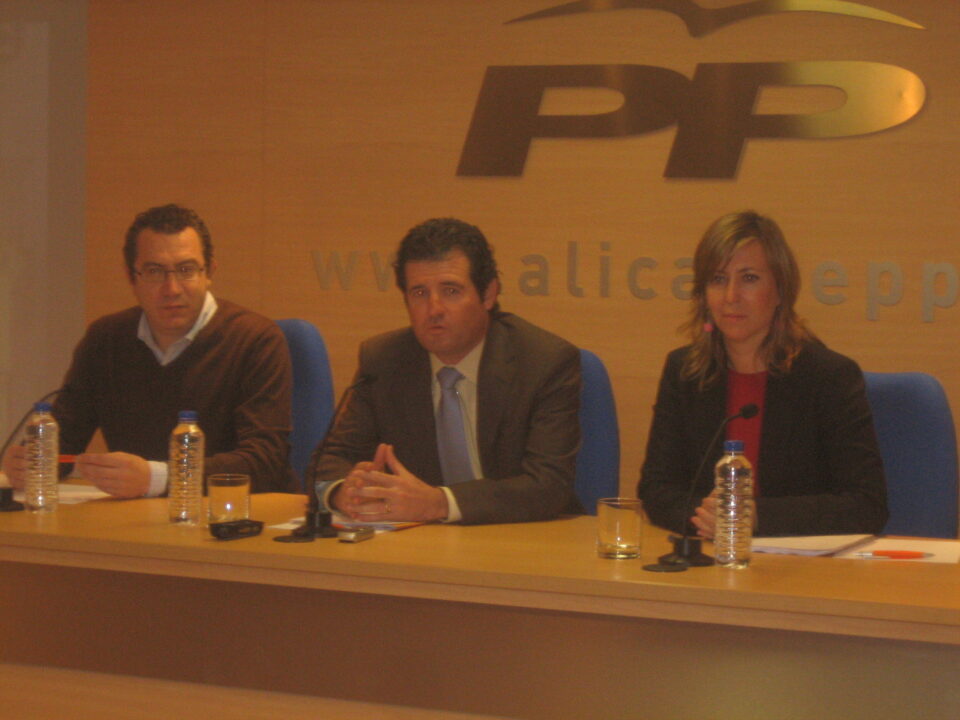 El Partido Popular pide la dimisión de Alarte y Pajín por burlar el pacto antitransfuguismo en Benidorm