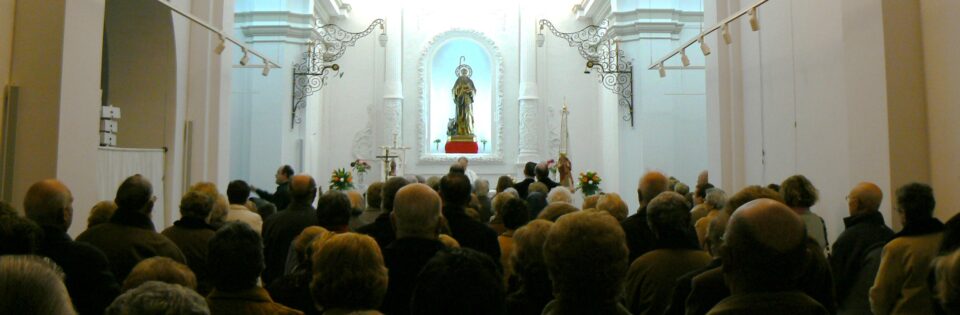 Se inician las fiestas en honor a San Antonio Abad con la bendición de toñas