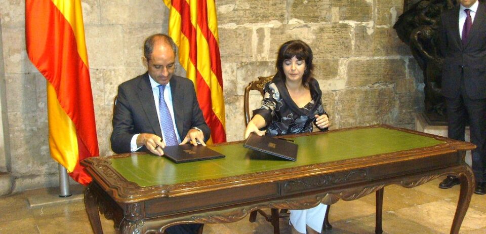El PP-CV muestra su respaldo a Celia Lledó. Le piden a los 5 que renuncien al acta "porque han traicionado la voluntad de los ciudadanos de Villena"