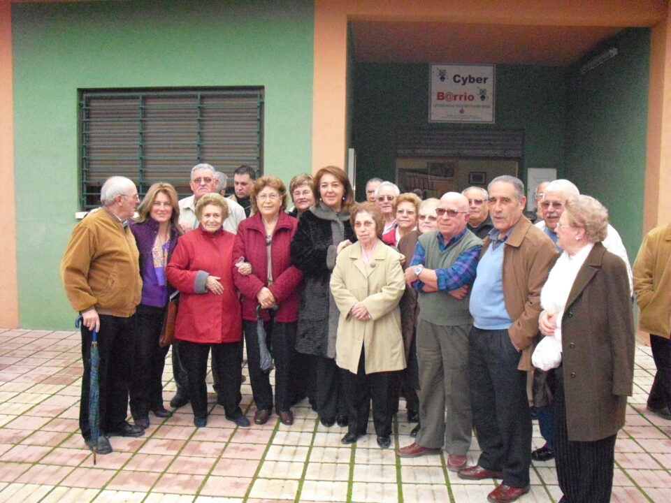 Adela Pedrosa inicia en La Estación  4 zonas sus desayunos de los lunes para escuchar las necesidades de los vecinos