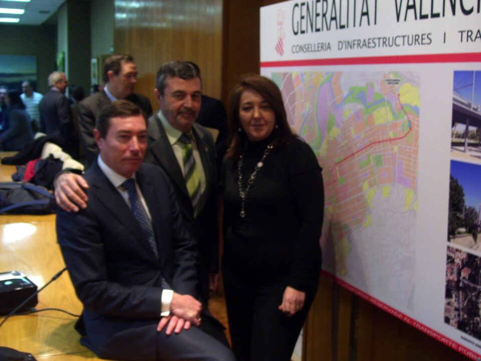 Presentan el estudio de la 1º fase del bus guiado Elda-Petrer