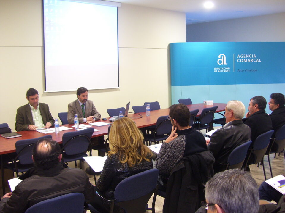 Pascual Díaz acude una reunión para que los municipios se adhieran a un plan europeo de energía sostenible