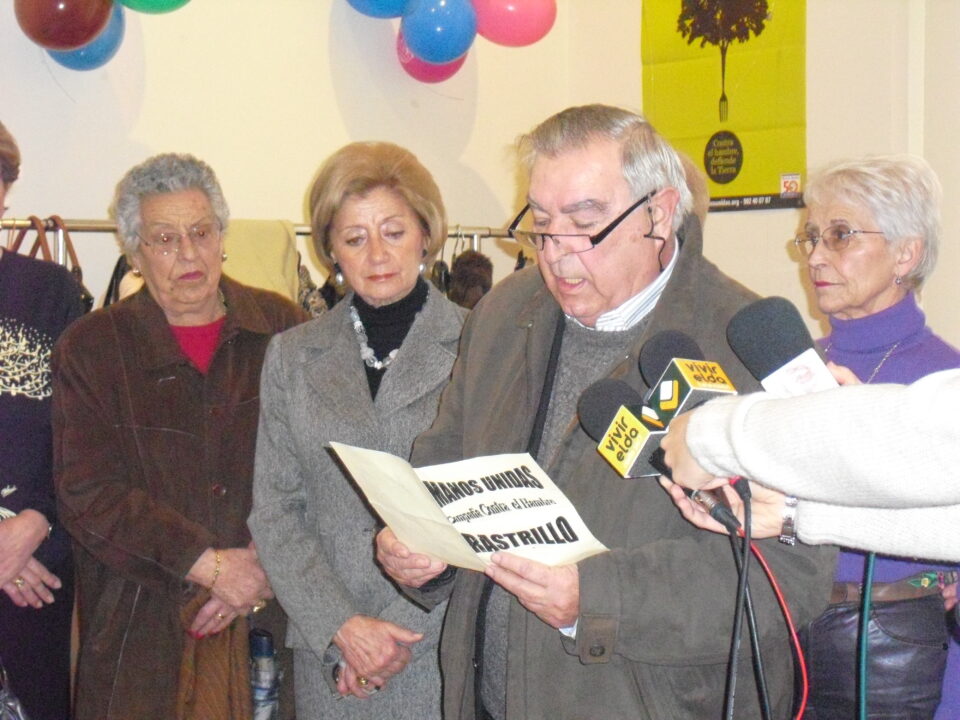 Manos Unidas inaugura el "Rastrillo" en el casino para recaudar fondos para su proyecto de 2010