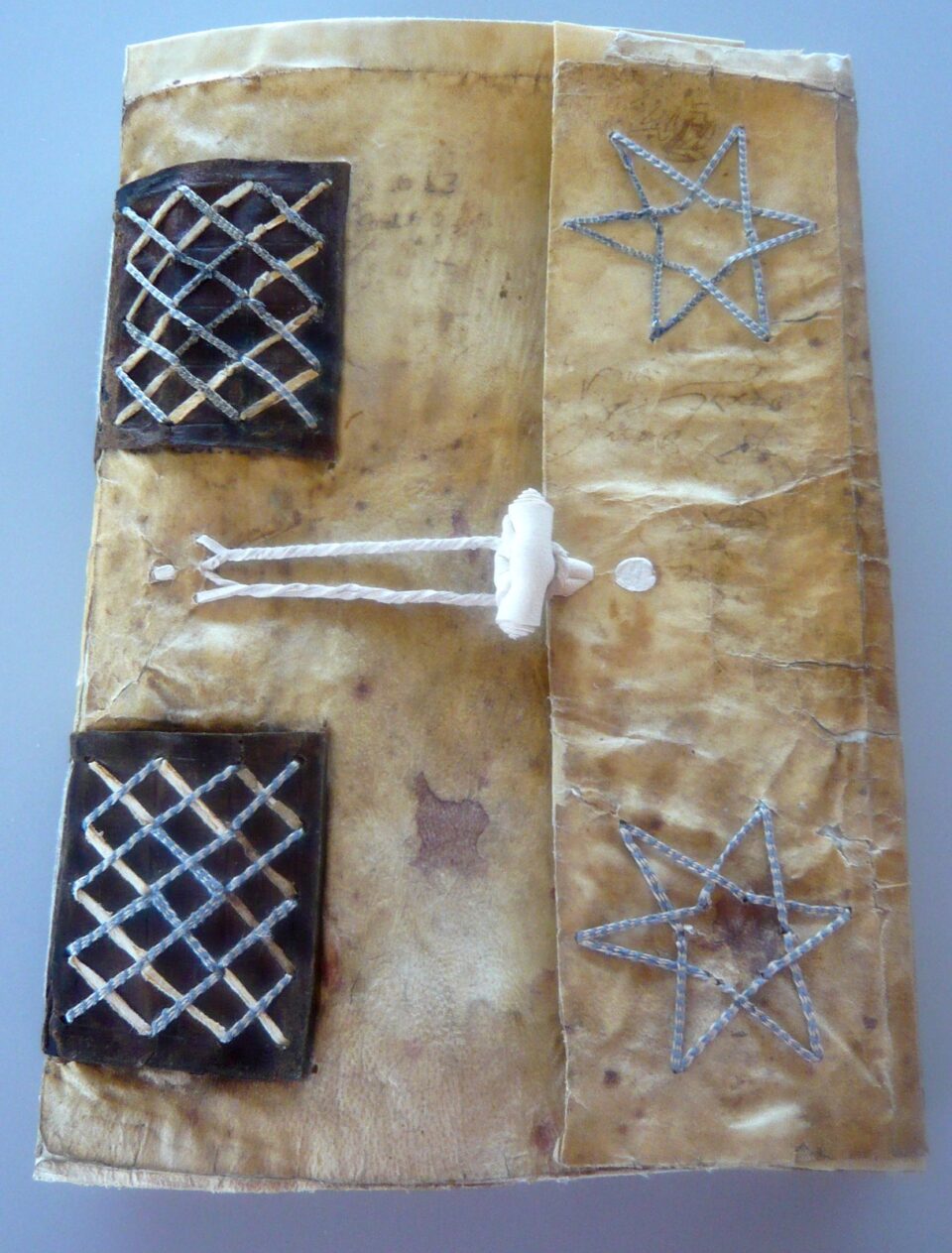 El Archivo Histórico restaura documentos de los siglos XVI y XVII