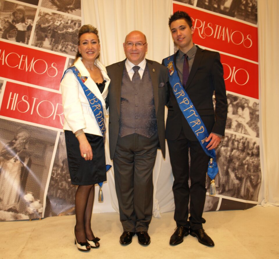 El sábado 13 de febrero se llevó a cabo la Cena Anual de la comparsa de Cristianos con motivo de la Presentación de los Nuevos Cargos para 2010