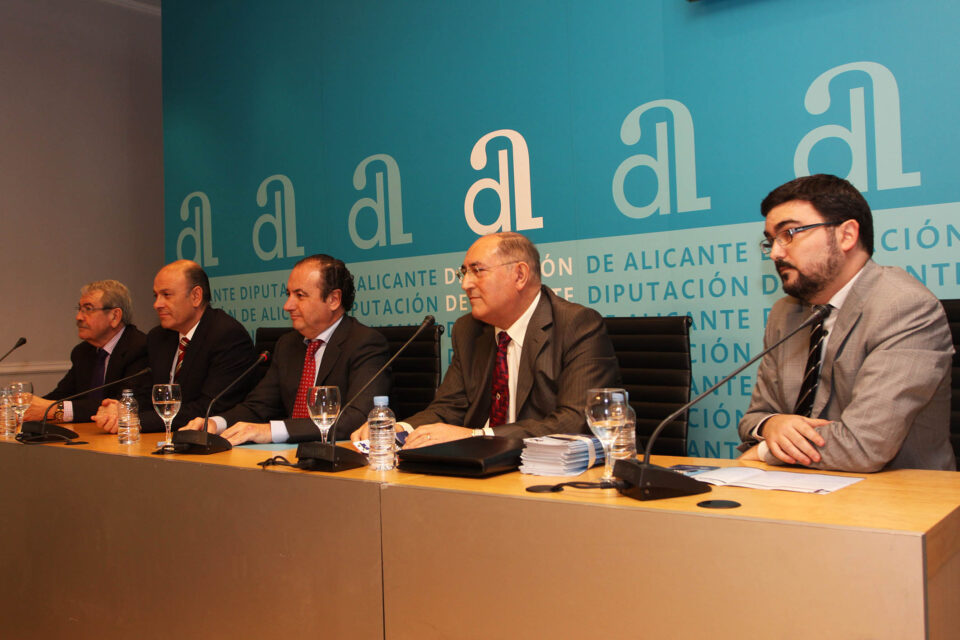 La Diputación presenta los Premios de Estudios en Ciencias Policiales y Seguridad Ciudadana de la provincia de Alicante dotados con 6.000 euros