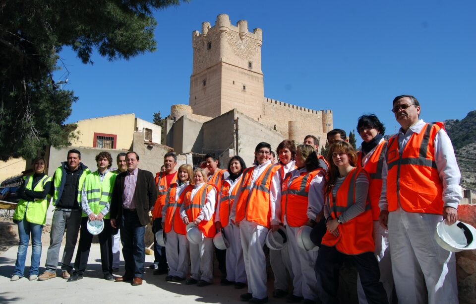 20 ALUMNOS DESEMPLEADOS DESEMPEÑAN OFICIOS DE ALBAÑILERÍA Y PINTURA GRACIAS AL TALLER DE EMPLEO DEL SERVEF